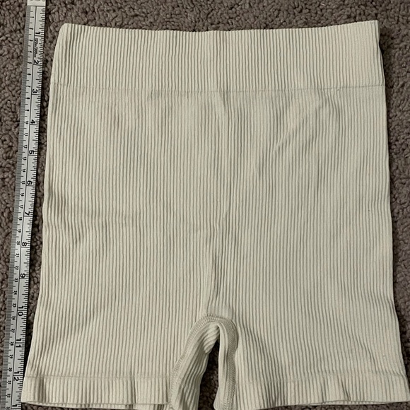 ✨SKIMS Stretch Rib Short - Picture 6 of 6